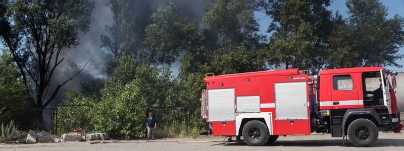 В Днепре на улице Днепросталевской загорелась свалка