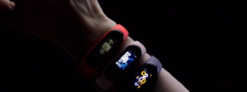Xiaomi mi band 4: как сделать свое тело идеальным со смарт-тренером будущего