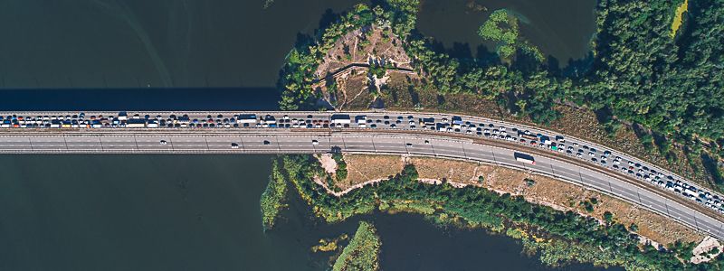 В Днепре из-за ремонта образовалась пробка на Кайдакском мосту