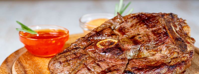 Полезные и вкусные рецепты: как приготовить бараний окорок