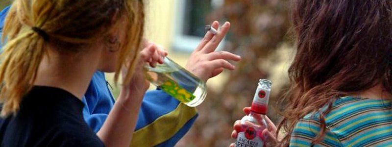 Пьяный 10-летний мальчик и компания подростков под наркотиками: почему не стоит оставлять детей без присмотра