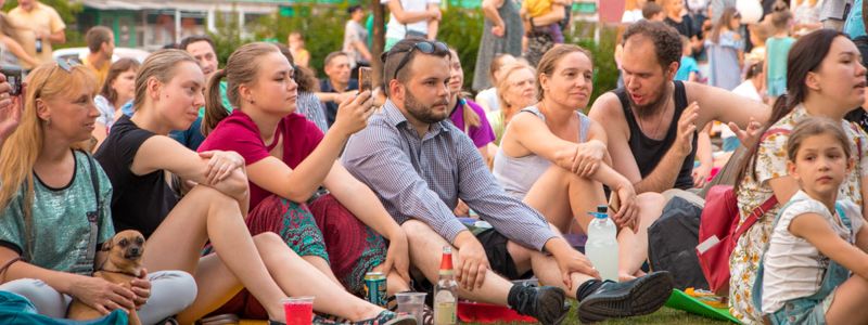 В Днепре прошел ЦОЙ-ФЕСТ на Райончике: ищите себя на фото