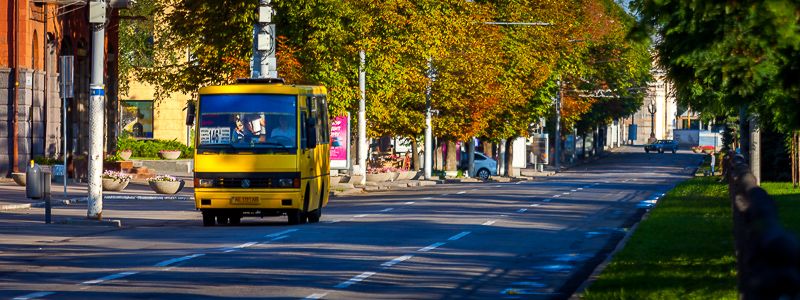 В Днепре водитель 76-й маршрутки потерял сознание и врезался в кучу стройматериалов