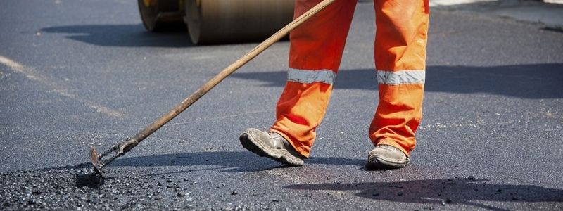 В Днепре ремонтируют 9 дорог: где могут быть пробки и перекрытия