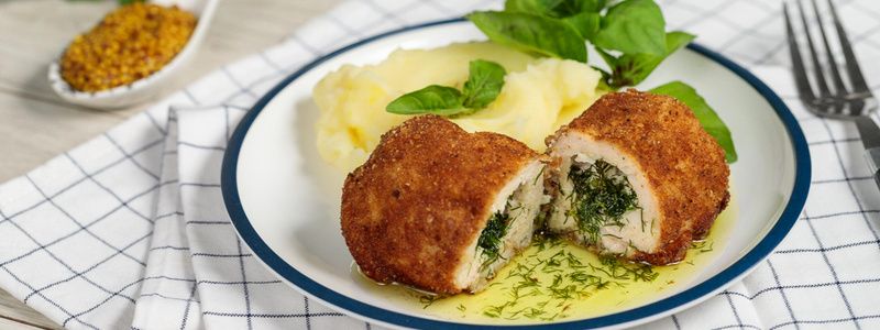 Полезные и вкусные рецепты: как приготовить котлеты по-киевски