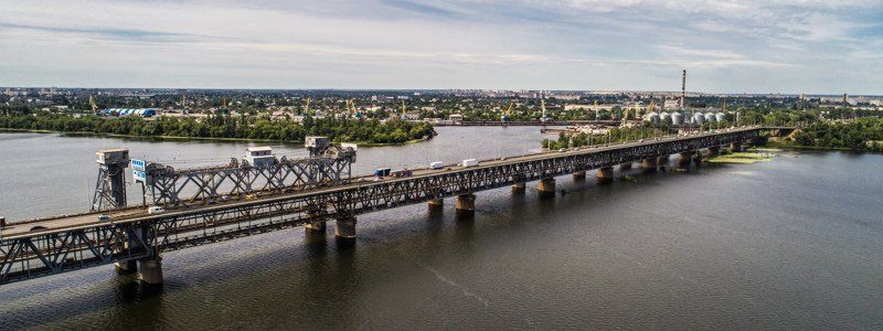 На Амурском мосту в Днепре хотят сделать отдельную полосу для маршруток