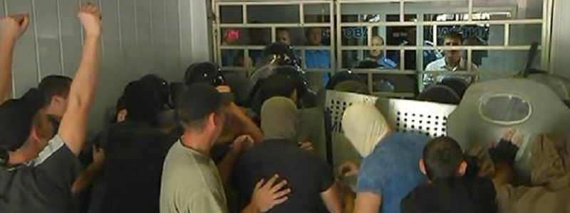 Что происходило вчера в Самарском отделении полиции (ФОТО)