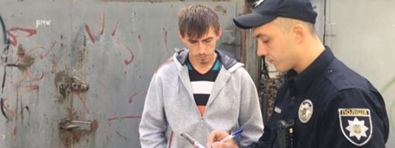 В Днепре воруют бордюры и прославляются на весь интернет (ФОТО)
