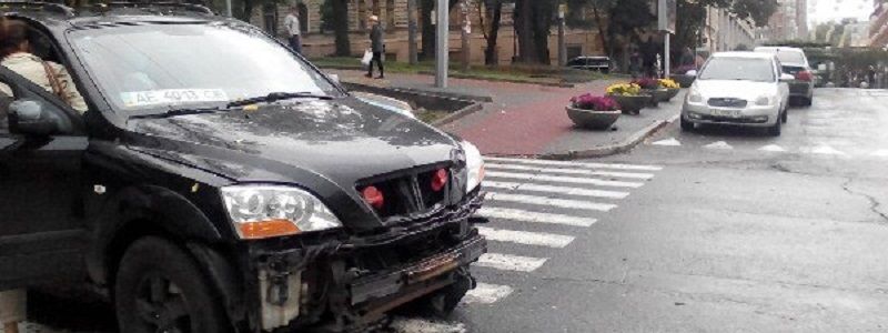 Резонансные ДТП в Днепре: столкновения на Новом мосту, улице Баррикадной и проспекте Гагарина (ФОТО)