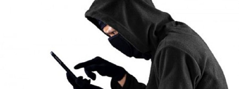 Внимание, мошенники! Днепрян пытаются обмануть с помощью "банковских" СМС