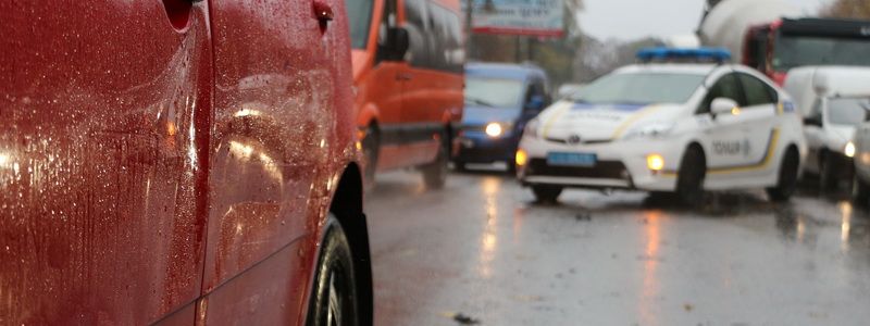 В Днепре случилась авария с участием патрульной полиции (ФОТО, ВИДЕО)