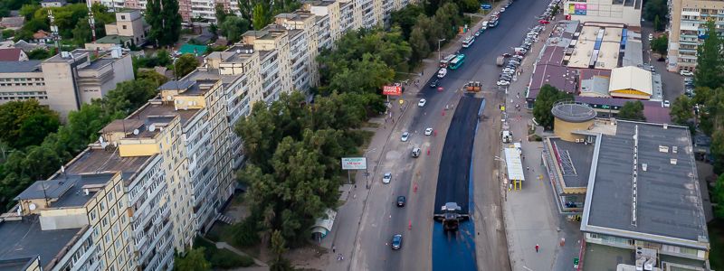 В Днепре ремонтируют дорогу на проспекте Героев