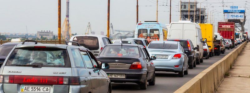 Онлайн-трансляция с Кайдакского, Старого и Южного мостов в Днепре