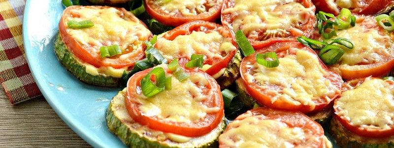 Простые и вкусные рецепты: как приготовить кабачки с помидорами и чесноком
