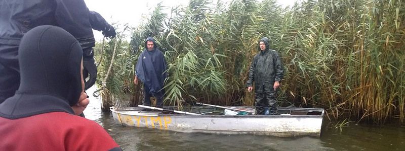 Под Днепром спасатели помогли рыбакам, которых унесло течением