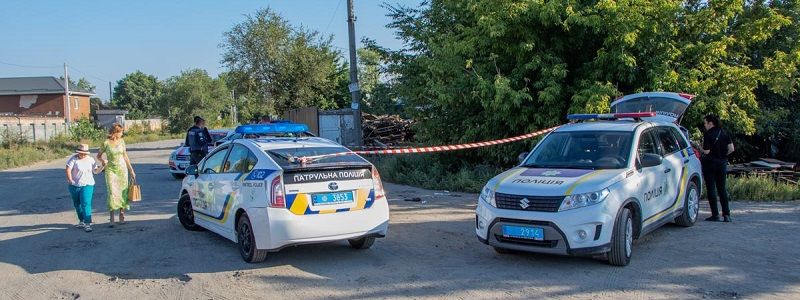 В Днепре мужчина ударил жену ножом и попытался покончить с собой