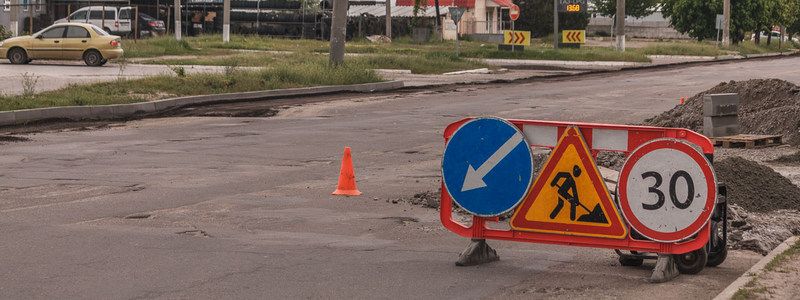 В Днепре ремонтируют 7 дорог: где могут быть пробки и перекрытия