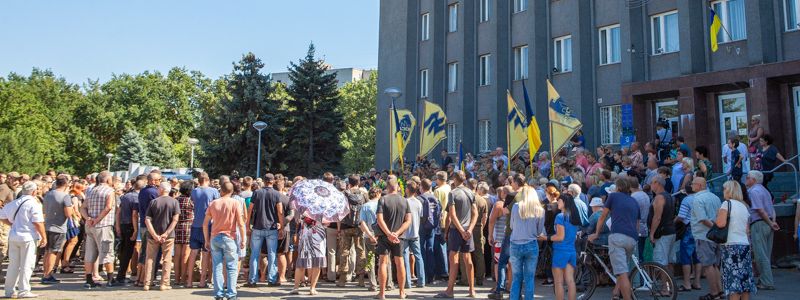 Днепр простился с погибшим воином Романом Романенко