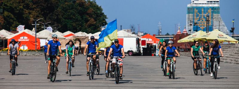 В честь Дня Независимости по Днепру проехали велосипедисты