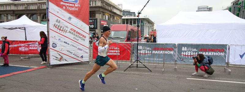 На ATB Marathon в Днепре спортсмены пробежали полумарафон: результаты