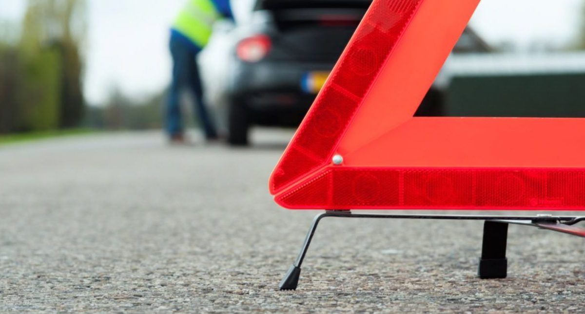 В Днепре на улице Любарского перевернулся ВАЗ