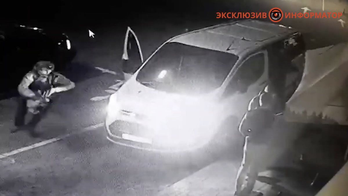 В Днепре на Набережной застрелили мужчину: появилось видео задержания вероятного убийцы