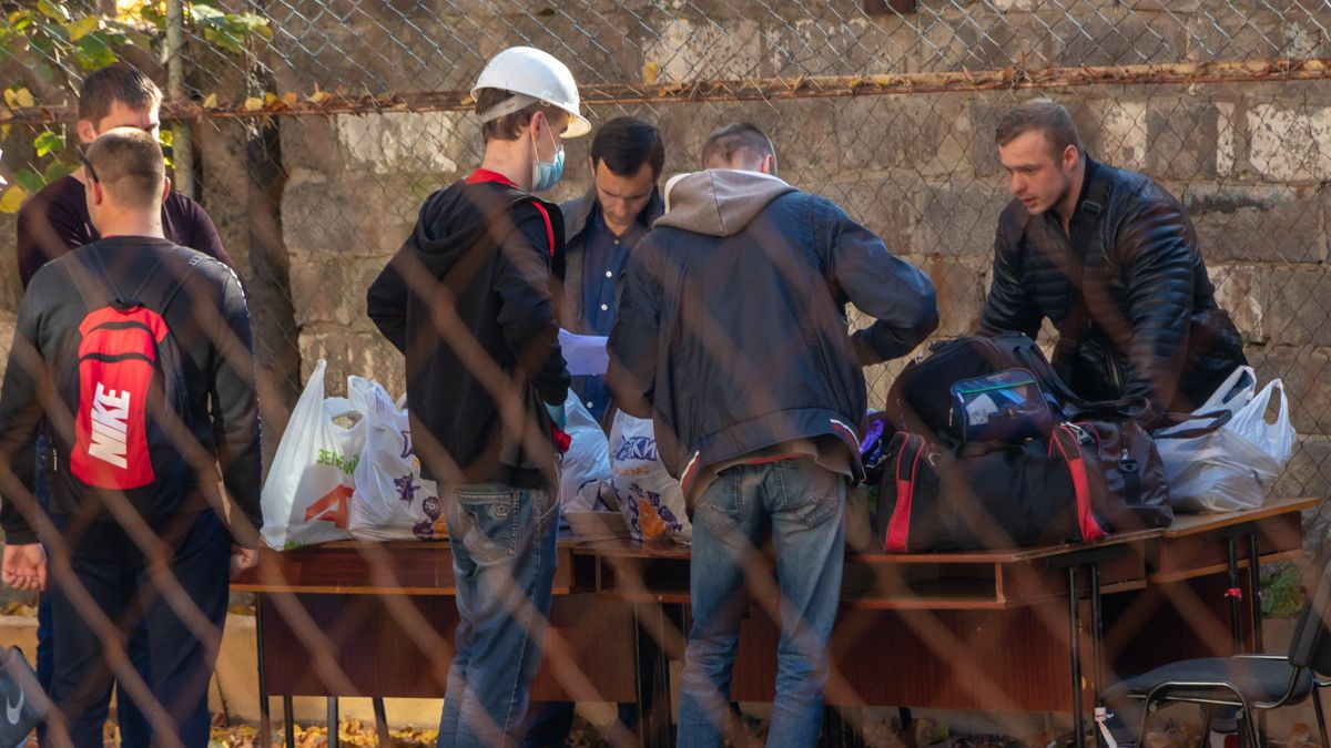 Что вынужден делать студент 2-го общежития НТУ в Днепре, чтобы забрать свои вещи