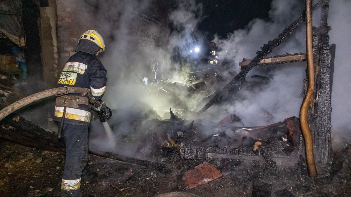 В Днепре во время пожара в частном доме погиб мужчина