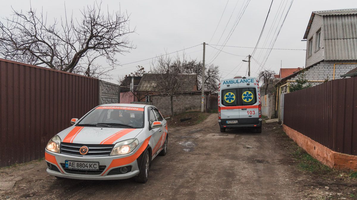 В Днепре на Русановской женщина упала в погреб