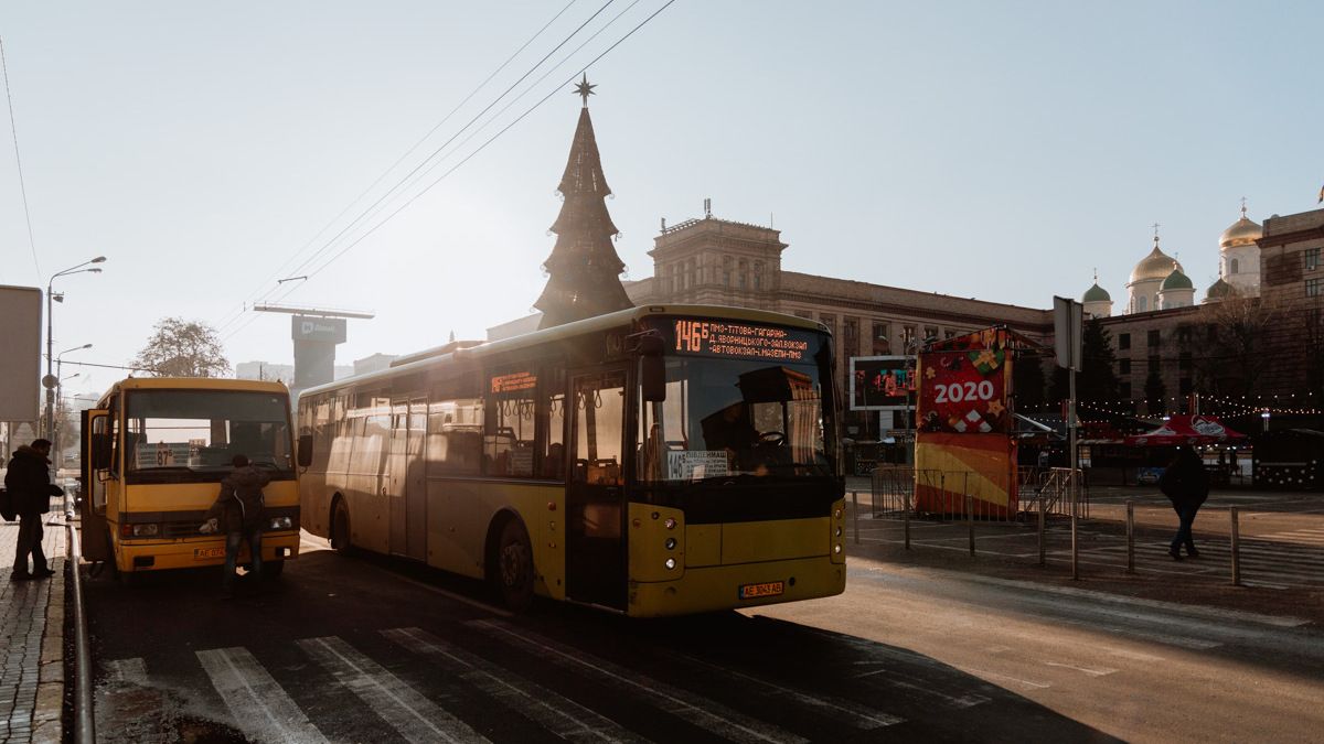 В Днепре на Рождество перекроют центр города: как ночью будет ходить общественный транспорт