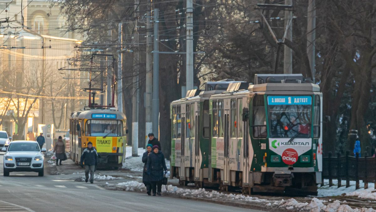 В четверг из-за ремонта временно остановят движение электротранспорта на Левый берег Днепра