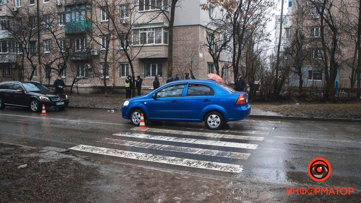 В Днепре на Орловской Chevrolet сбил ребенка, который шел в школу