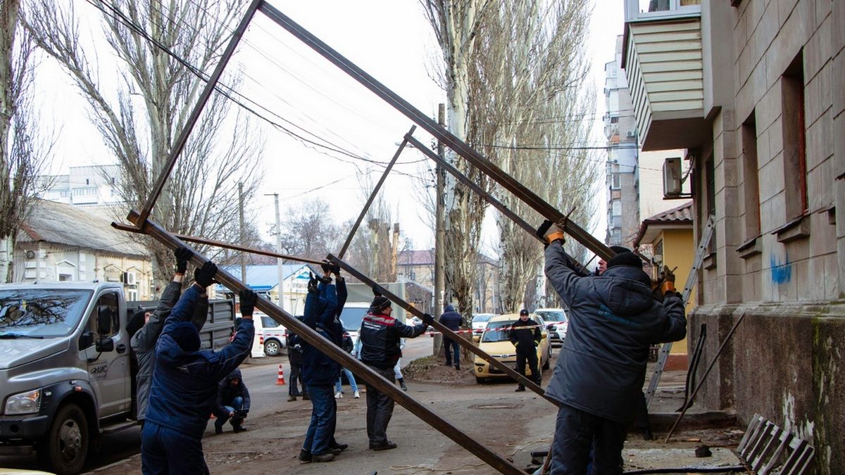 В Днепре снесли незаконную пристройку в исторической части города