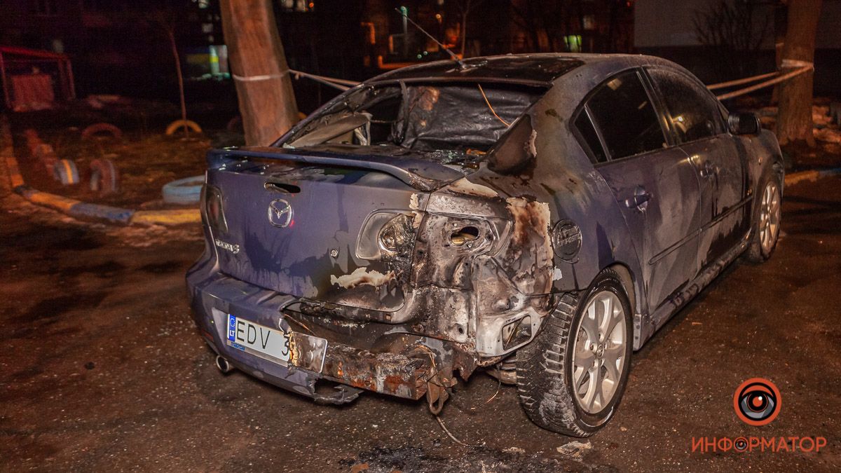 В Днепре на Слобожанском горела Mazda