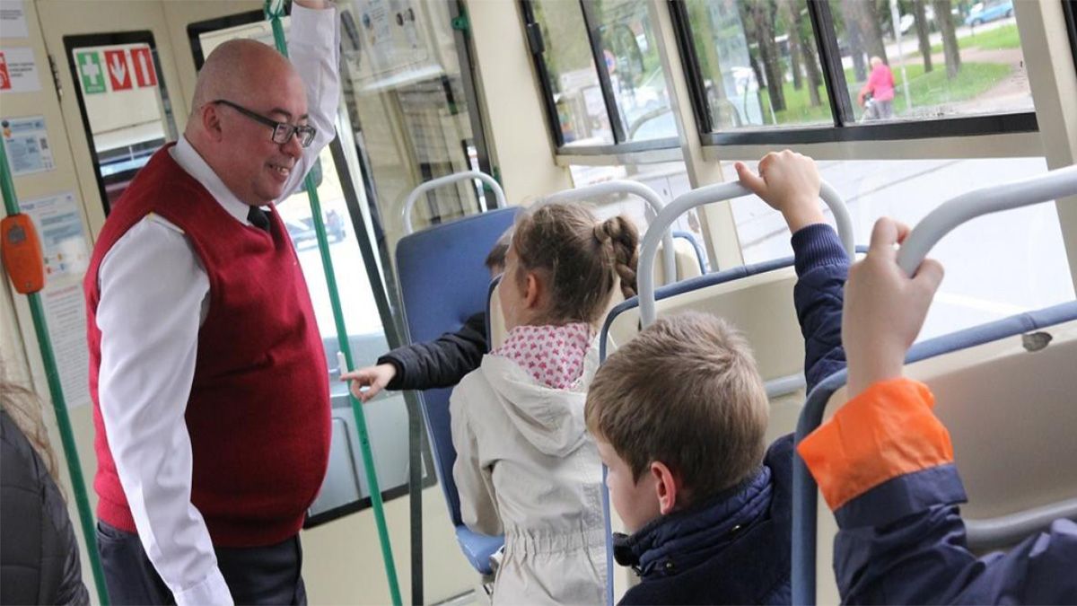 В Днепре школьники будут ездить в электротранспорте бесплатно