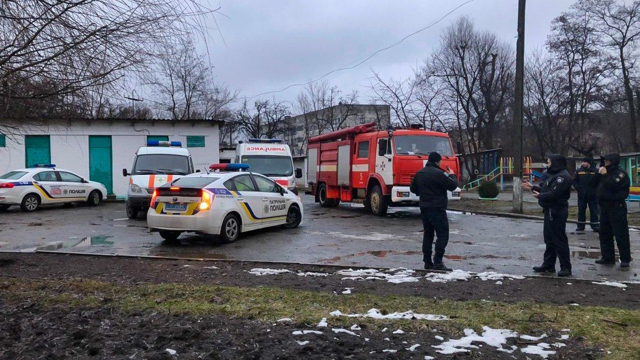 В Днепре в детском саду загорелась проводка: воспитатели вывели детей на улицу