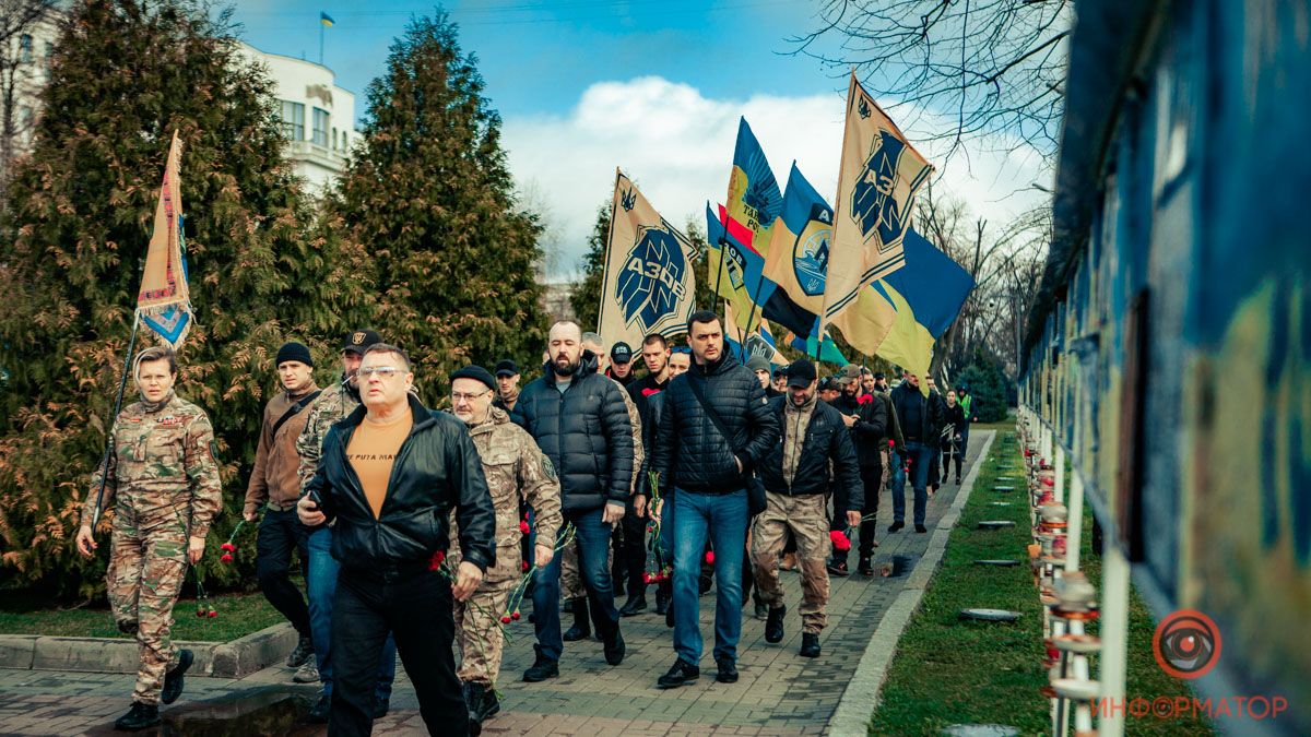 В Днепре состоялся автопробег в честь Дня добровольца