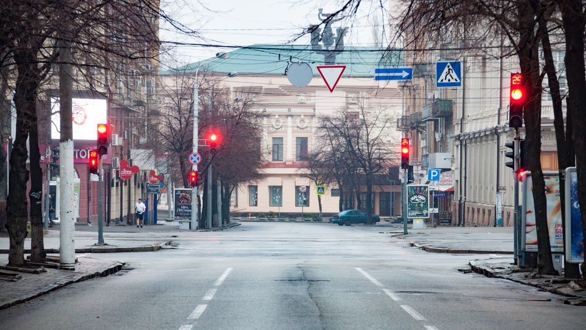 Закрытие ТРЦ, заведений и междугородних перевозок: Кабмин принял решение