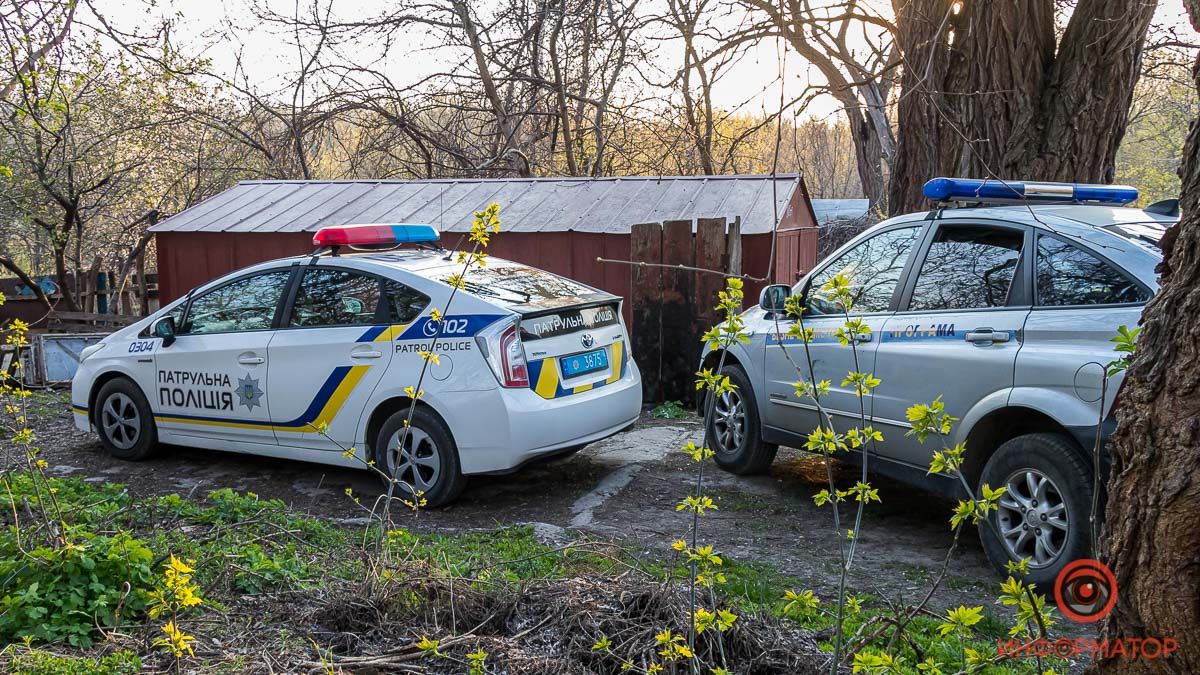 В Днепре в Евпаторийской балке нашли повешенного мужчину