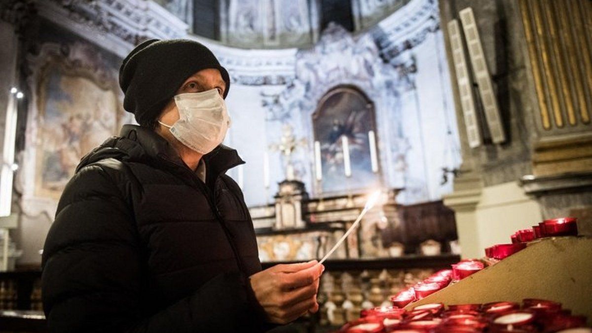 Полиция призывает жителей Днепра отпраздновать Пасху и Вербное воскресенье дома