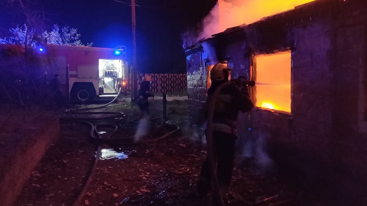 В Днепре на Генерала Воливача больше часа тушили пожар в жилом доме