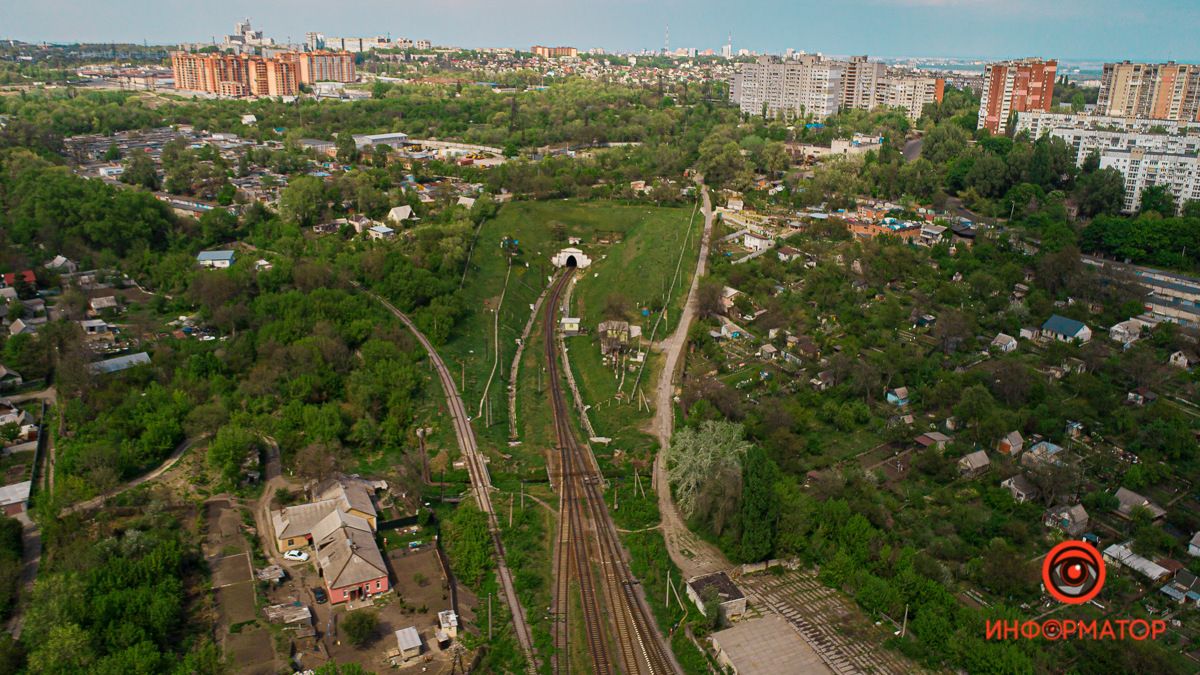 Где в Днепре находится железнодорожная станция с тоннелем