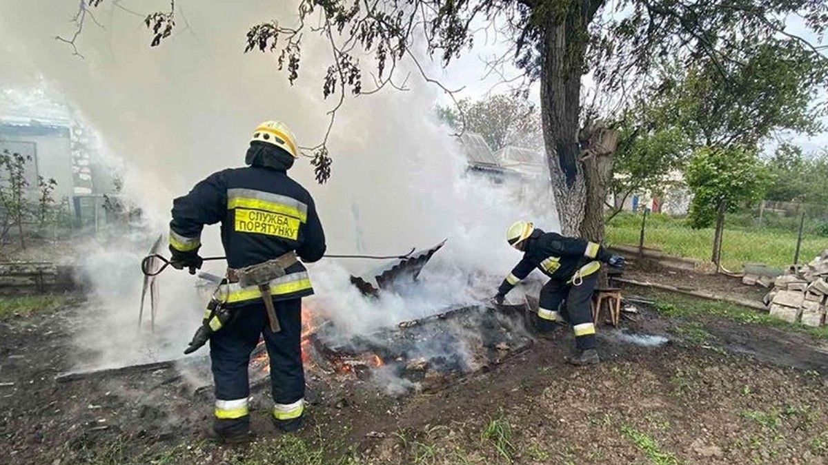 В Днепре в Диевке-2 горел сарай: огнем охватило 20 квадратных метров