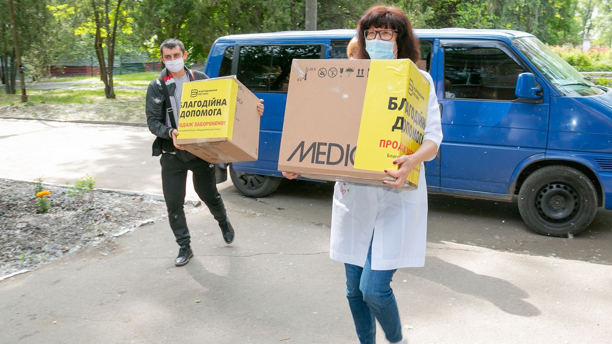 ИНТЕРПАЙП и БФ "Відродження регіону" передали газоанализаторы в больницы Днепра и Никополя