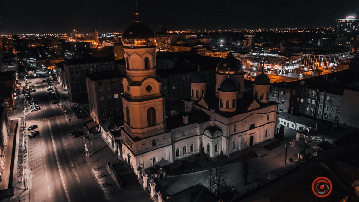 В Днепре женщина вынесла три килограмма золота из Свято-Троицкого собора