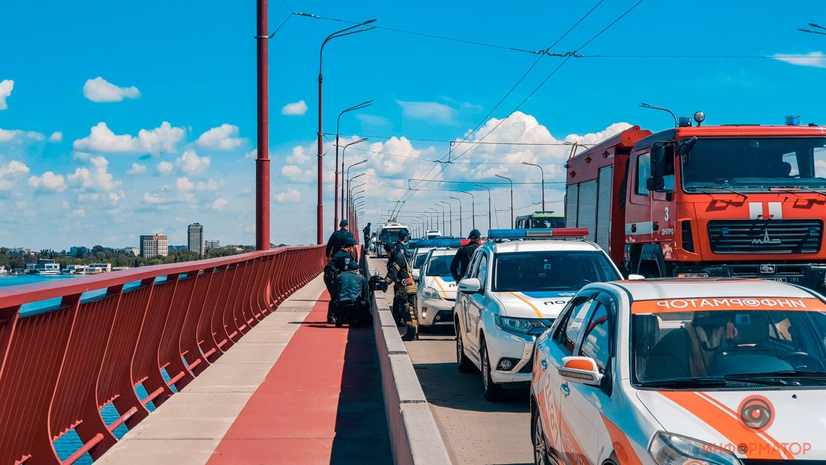 В Днепре 16-летняя девушка хотела прыгнуть с Нового моста