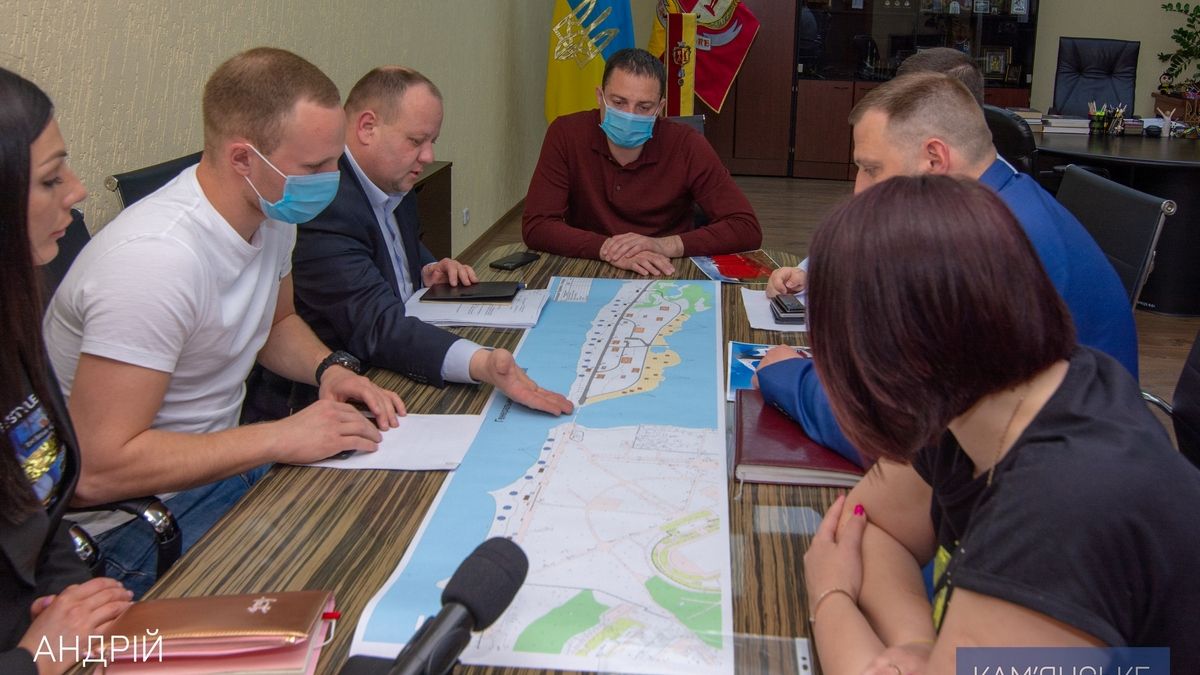 В Каменском обсуждали предпроектные наработки по строительству современной набережной