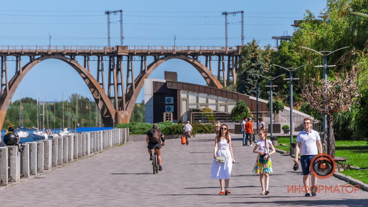 Наслаждаясь летом: как в Днепре прошел солнечный июньский день