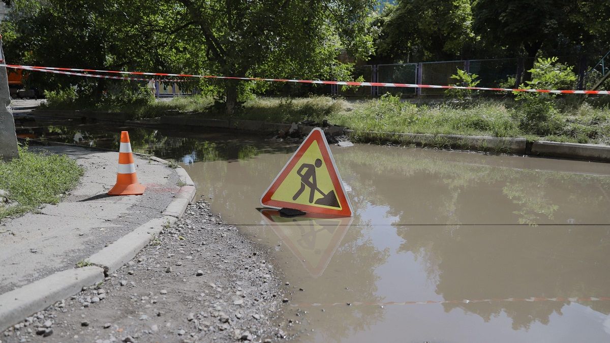 В Днепре строят ливневую канализацию на улице Мониторной