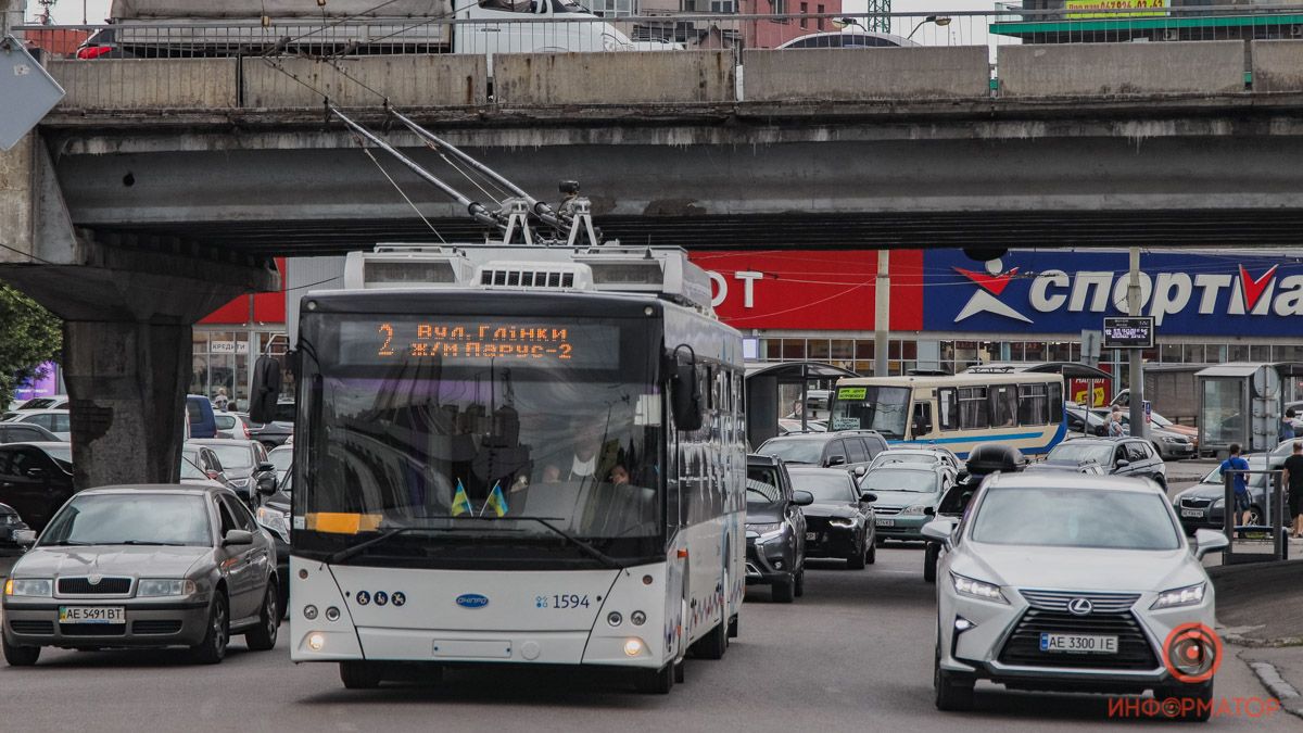 Центр Днепра застрял в пробках